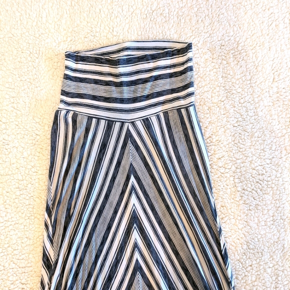 Motherhood Maternity Maxi Skirt Small EUC - Picture 3 of 5